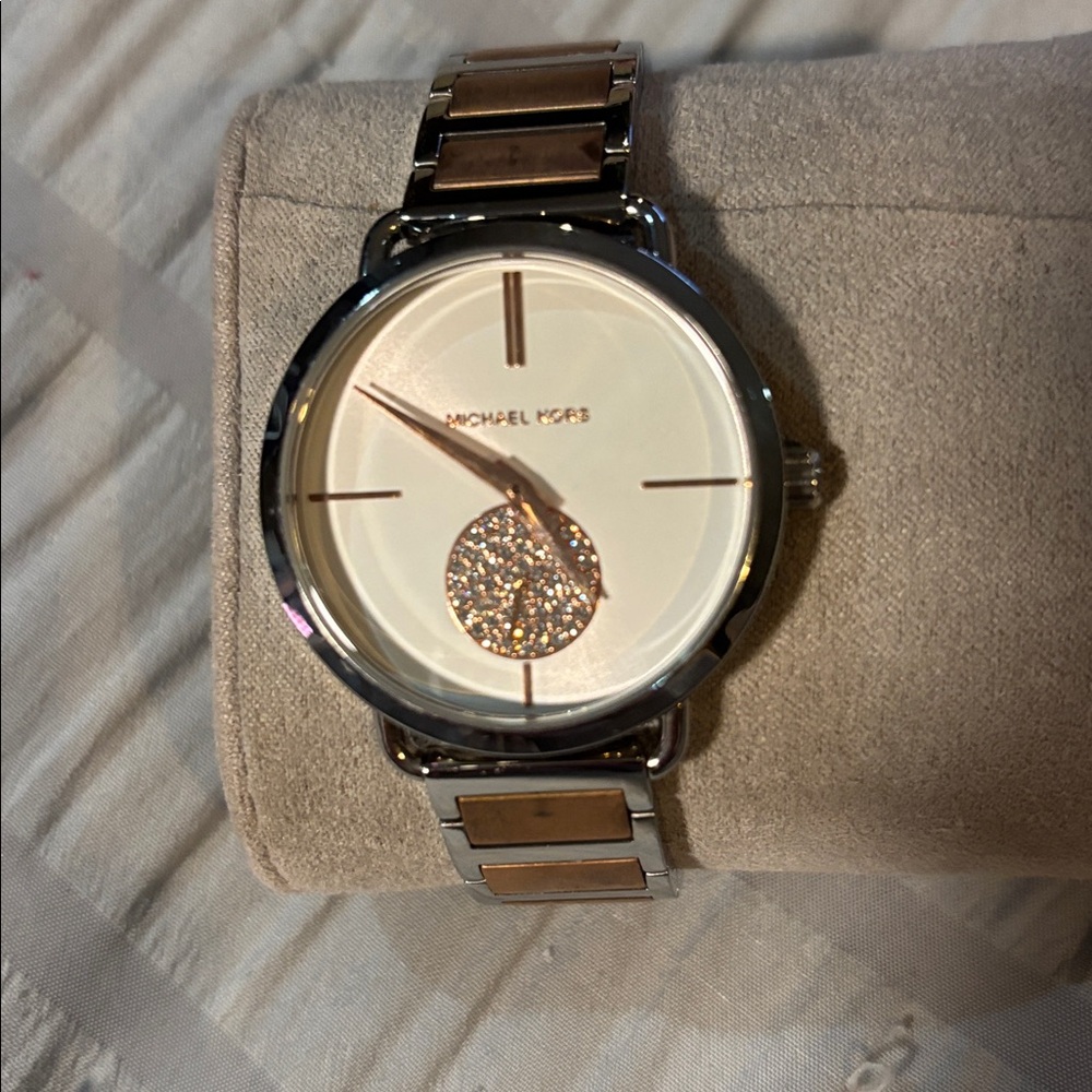 Michael Kors Silver and Gold womens Watch - Picture 2 of 3